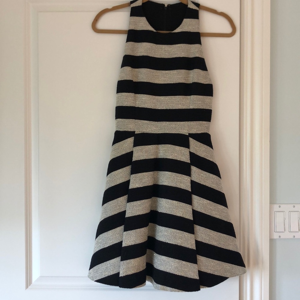 Alice + Olivia size 2 fit and flare dress